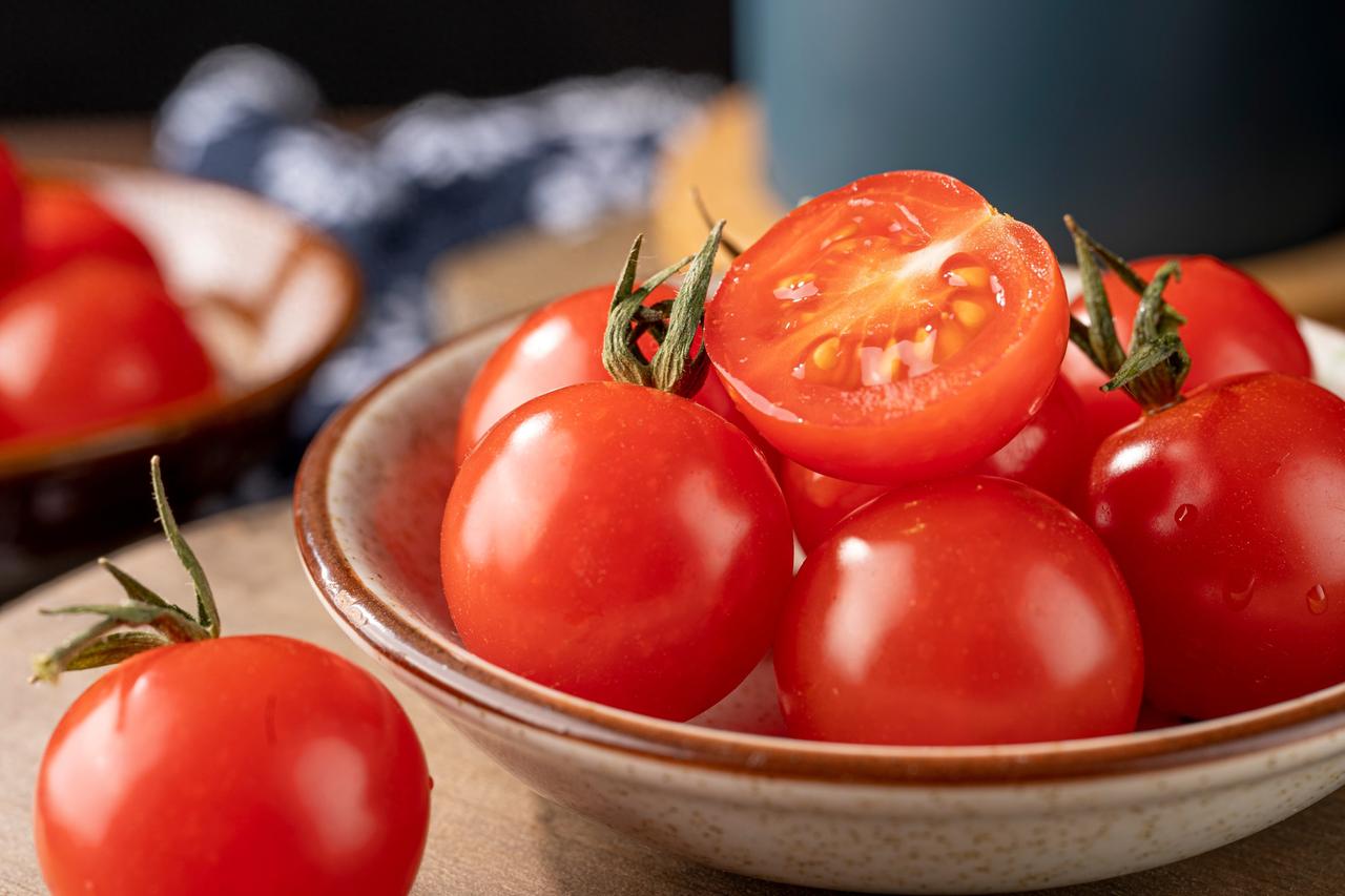 3种水果已被列入“致癌名单”，吃多了致癌，可信吗？告诉你真相每天逛菜市场买水