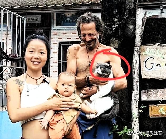 福建，一38岁女子，居然嫁给了国外一个“流浪汉”，结婚多年，她不上班，更不赚钱，