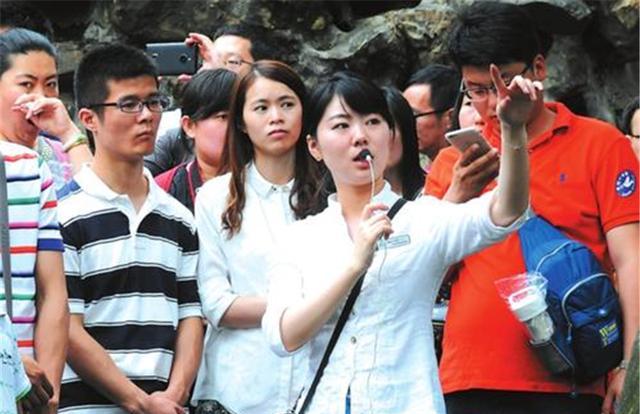 “按消费额返三成”：青岛一餐馆串通出租车司机宰客被罚9月中旬，青岛市市场监管
