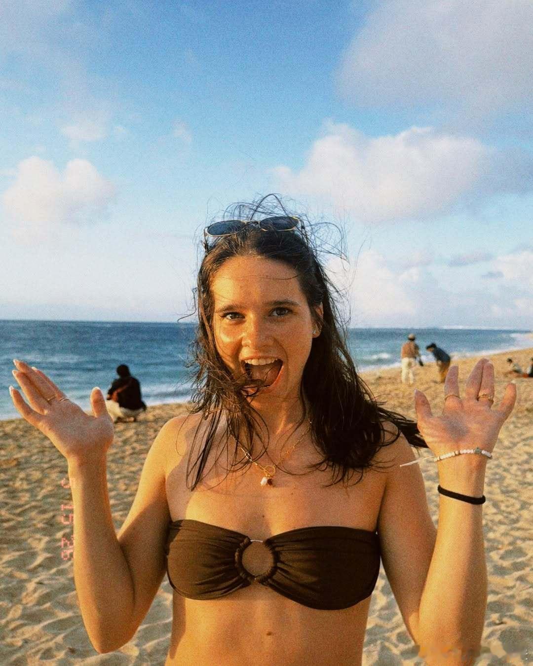 在周一这天收到选手们的度假明信片⛱️🥹很好，又一次实现了足不出户云旅行🤣😢