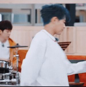 苏醒，一大早起床竟然开始跳舞，还和小时候跳的差不多，这是什么舞种，4岁的