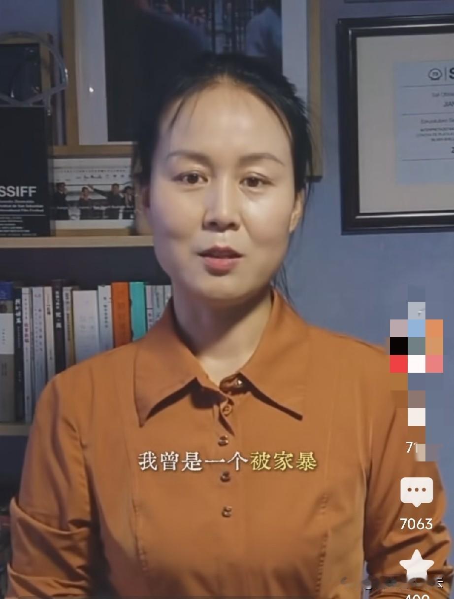 看看这个女人的真面目。赵箫泓在采访中，说到自己曾是一个被家暴者的时候，自己都憋不