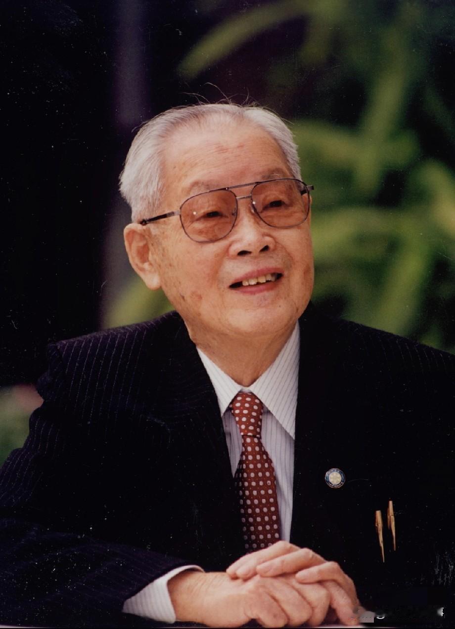 在那个战乱频仍、科技落后的年代，有一位科学家用一生践行"科学救国"，把令人畏惧的