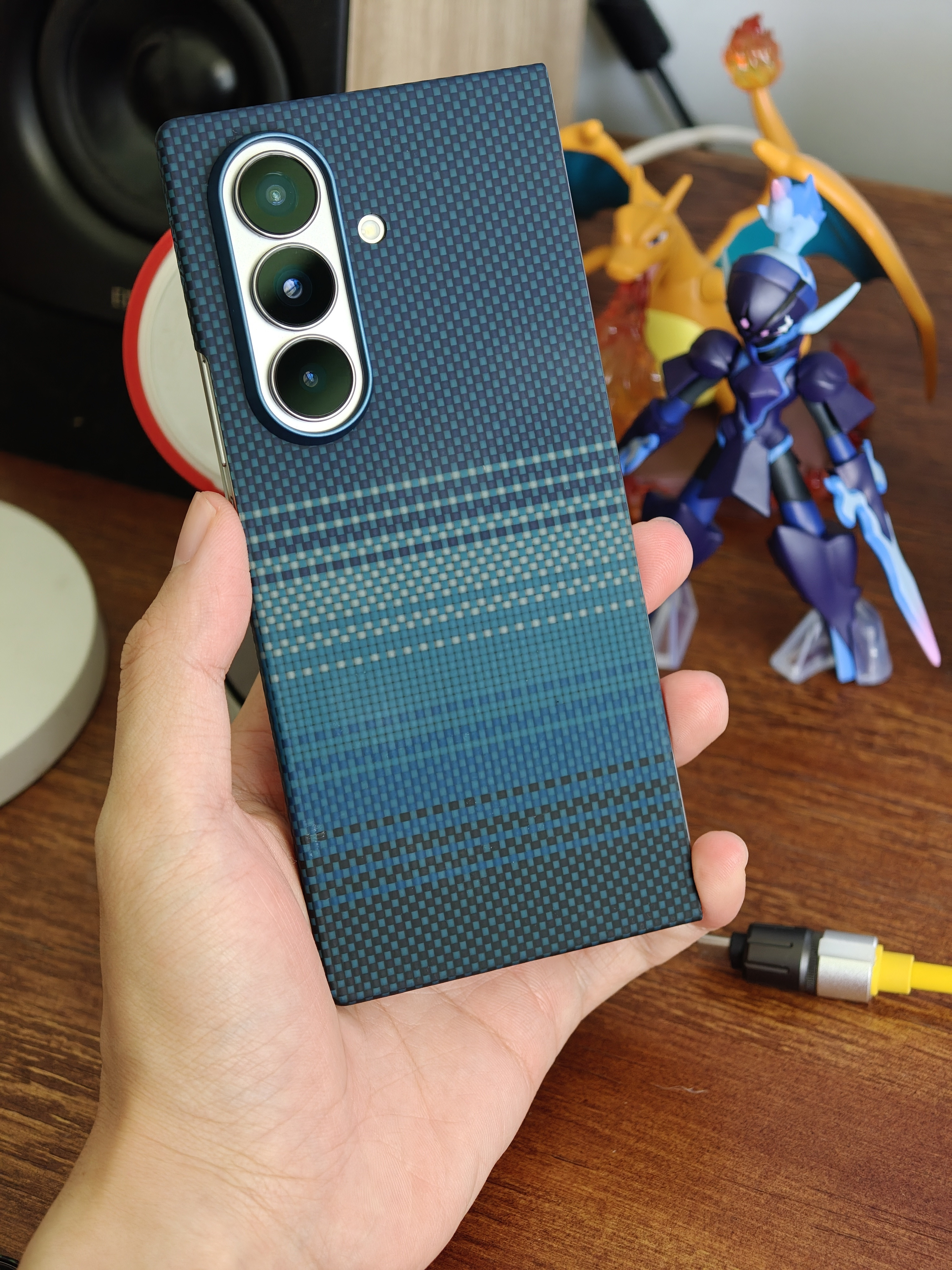 三星ZFold7打算再拍个吐槽短视频就出了，微信依然会卡死这个问题真的很烦人，