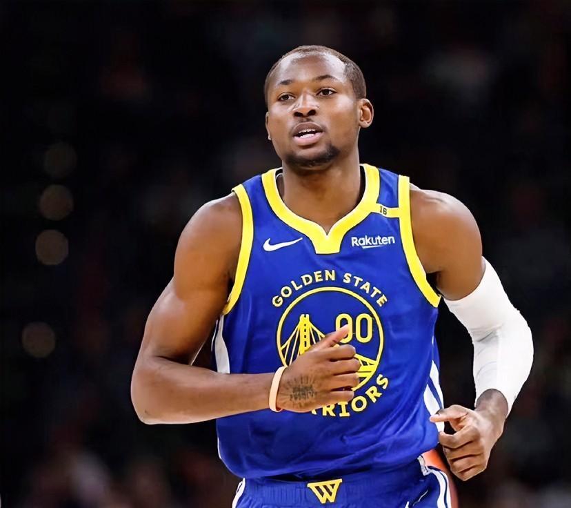 一觉醒来！NBA传来了3个重磅消息：第一，湖人正在密切关注公牛武切维奇的新动向