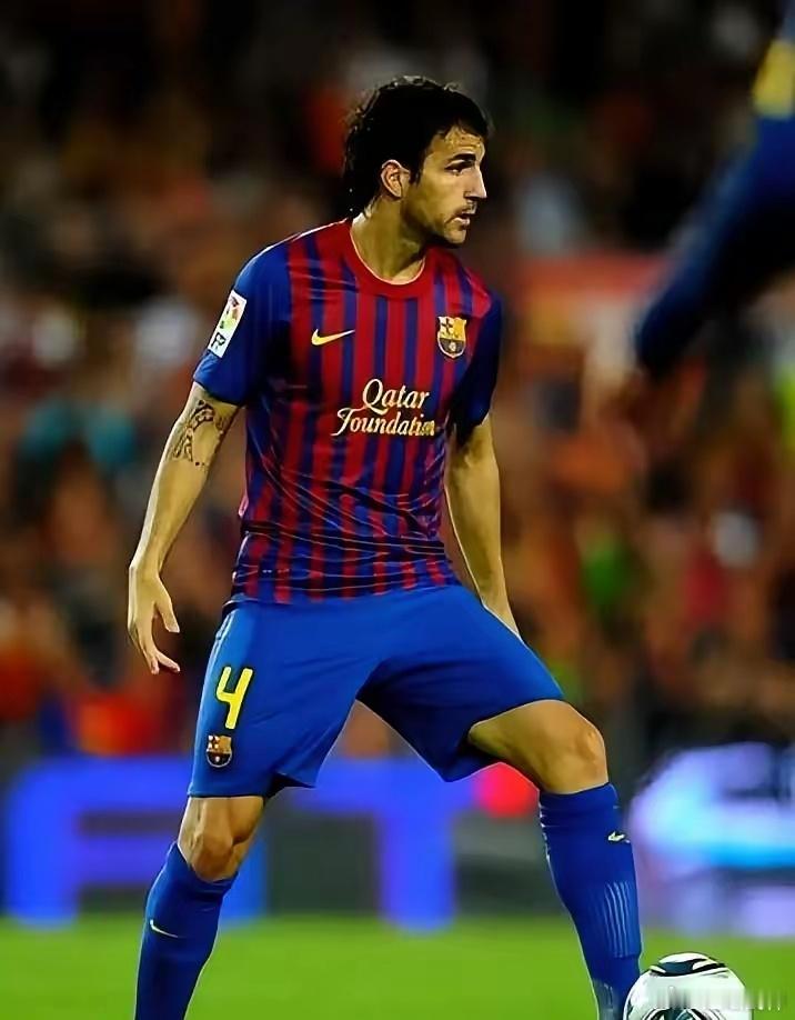 你敢信？36岁的法布雷加斯当教练，直接把升班马科莫带疯了！意甲第28轮2-1掀翻