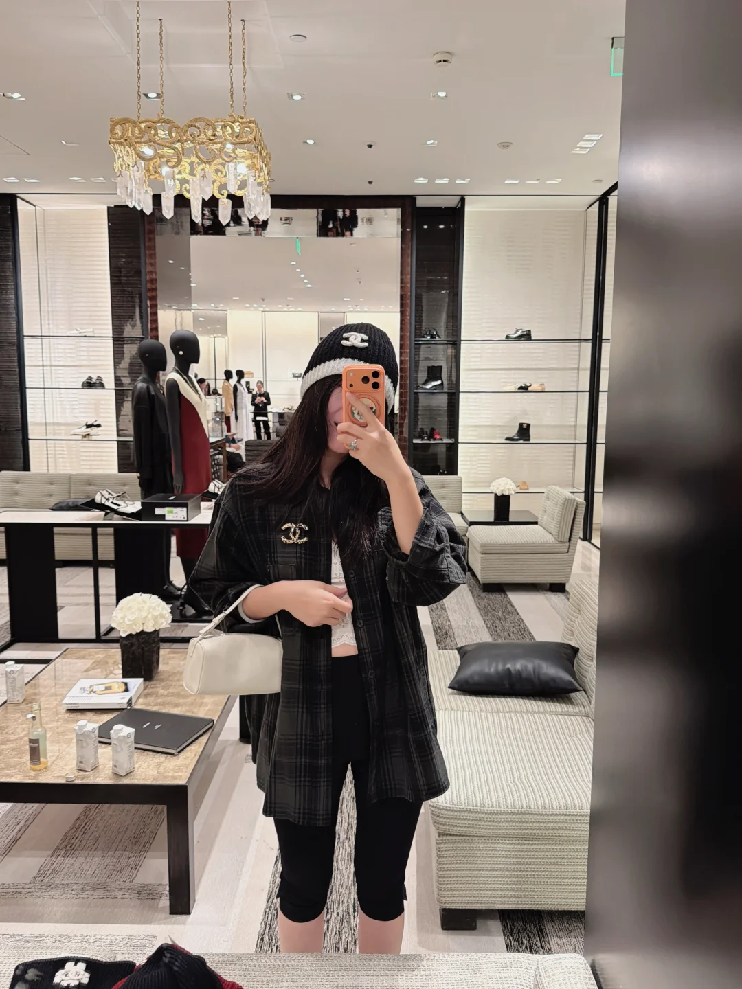 今年“香奈儿冷帽”应该很好买吧！