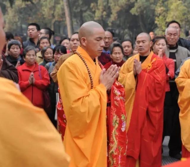 白马寺的住持印乐调任少林寺，接替释永信之后，其实还没几天，就已经有很多人开始说，