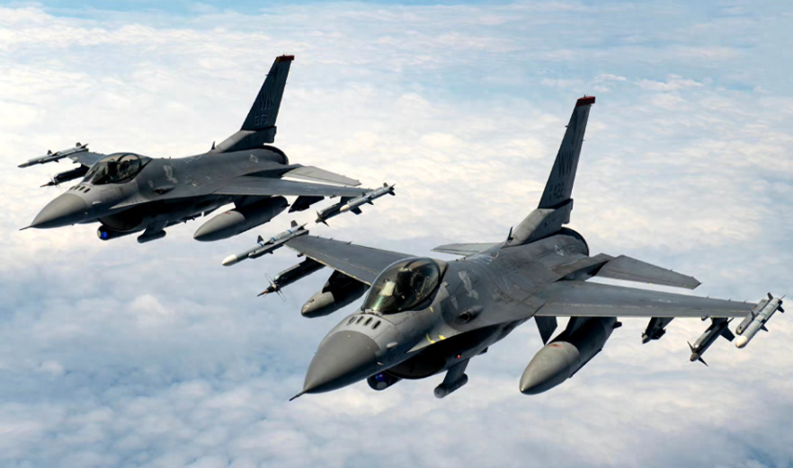 乌克兰F16 终于出动了，刚刚看到视频。俄罗斯一架 F16 携带 6 枚响尾蛇导