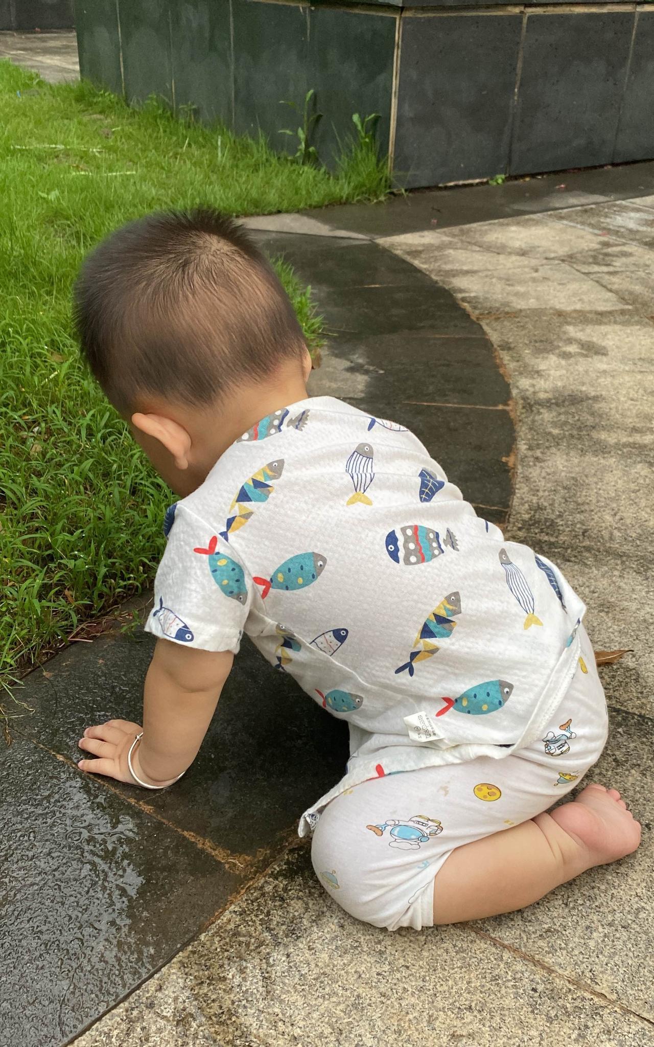 带娃以后才知道：1.宝宝不喜欢吃饭，一个原因是因为零食吃多了，一个是因为不饿。