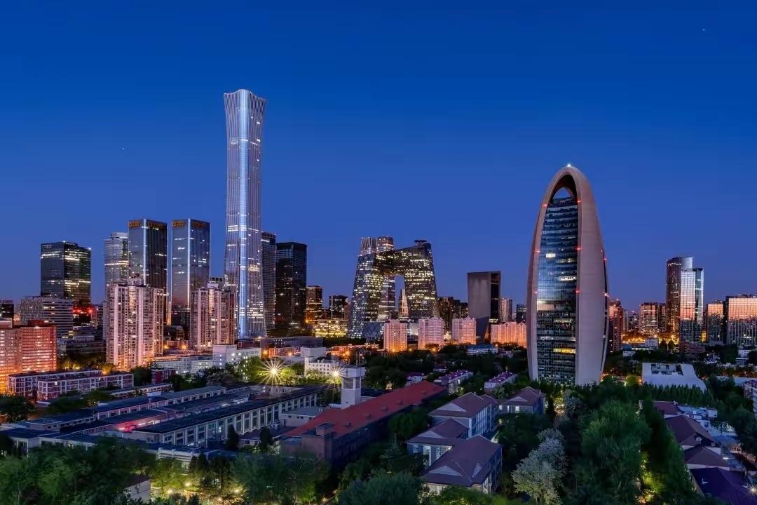 ✨人们是怎么被房子给套牢的?✨🐼10年前很多人买了一套房子，转年房子的价
