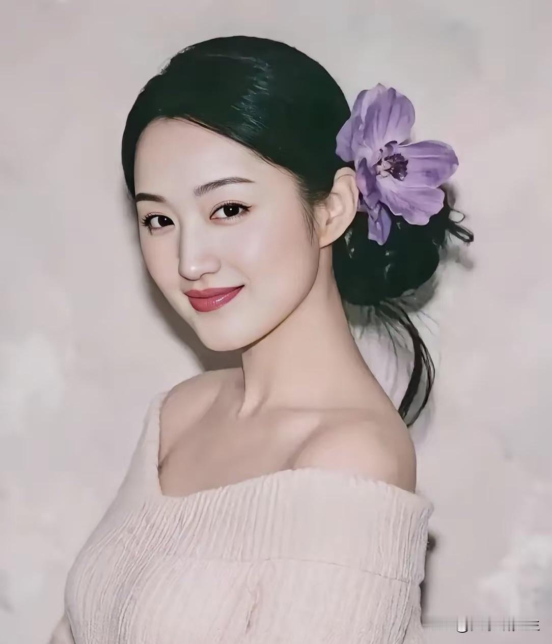 杨钰莹这样的人，很难再结婚了。原因不在年龄，而是她活得太明白了。现在的杨