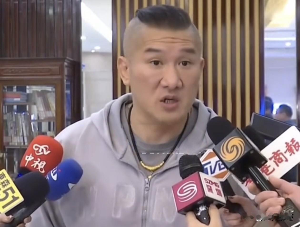 发现没有?馆长这趟北京旅游直播,跟过来采访的台媒不仅有中天媒体,还有TVBS与东