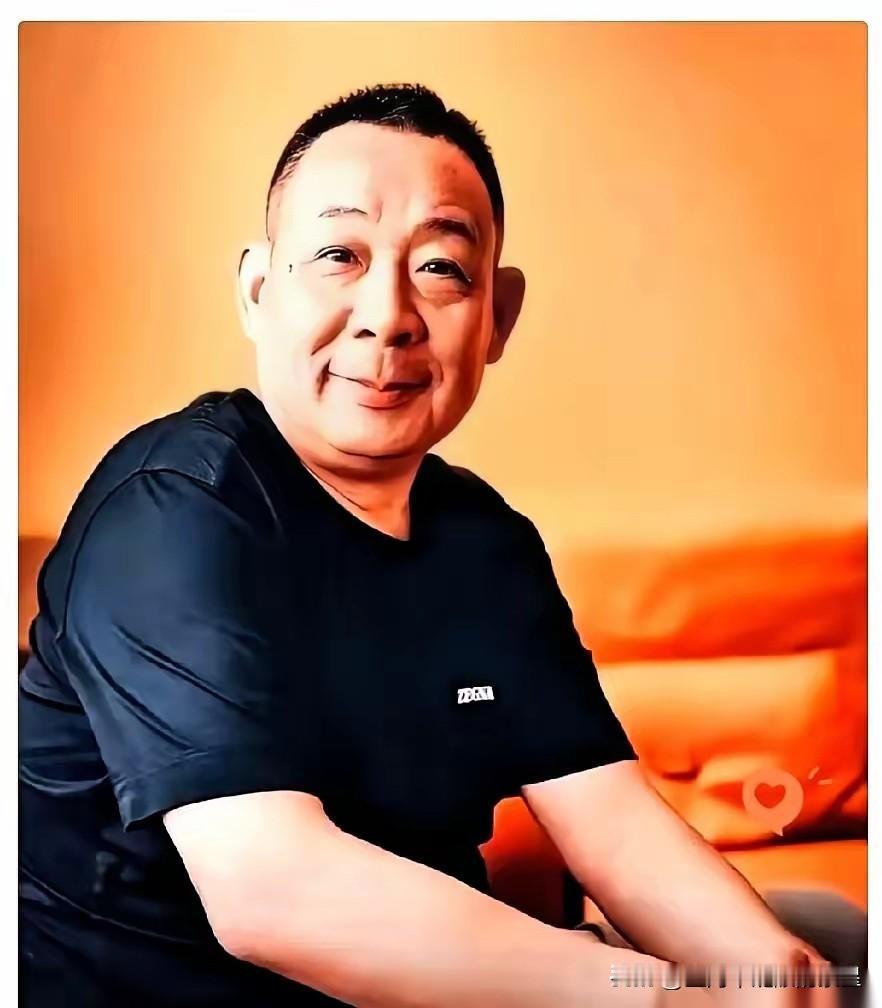 送货的圈子里，都说给胖东来供货，一半是天堂，一半是地狱。天堂是，货车一到，当天