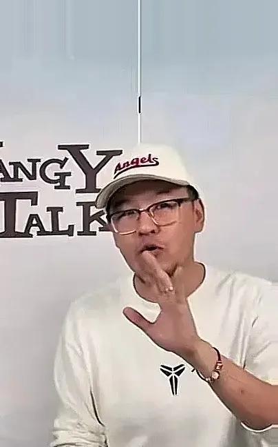 #苏群#亏苏群是多年的篮球资深评论员，有两点纯是误导，望大家分辩清楚一点:苏