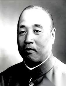 回顾二战太平洋战场，驻守拉包尔岛的14万日军是一个难以复制的异类。1945年9