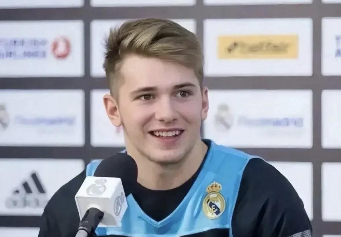 东契奇现在这状态，真的让人心梗！曾经欧洲赛场那个飞天遁地的扣篮狂魔，扣得对手