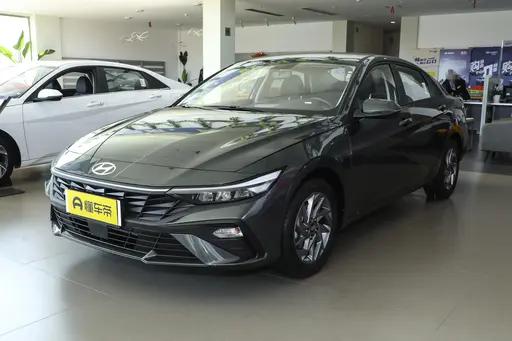 最近我发现，伊兰特其实特别适合聊一个很现实的问题：同样是8万级预算，到底该买一台