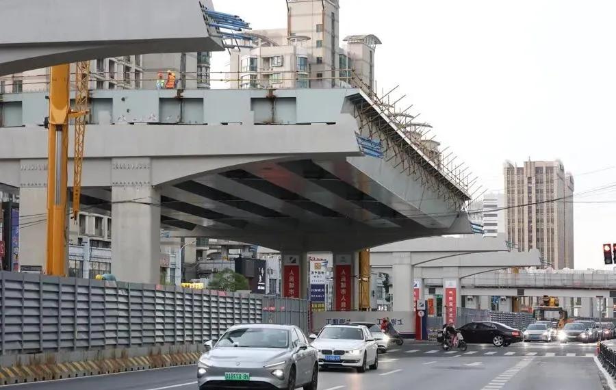 漕宝路快速路是上海西南重要交通要道，也是虹桥南部关键的横向通道，整条路7.2公里