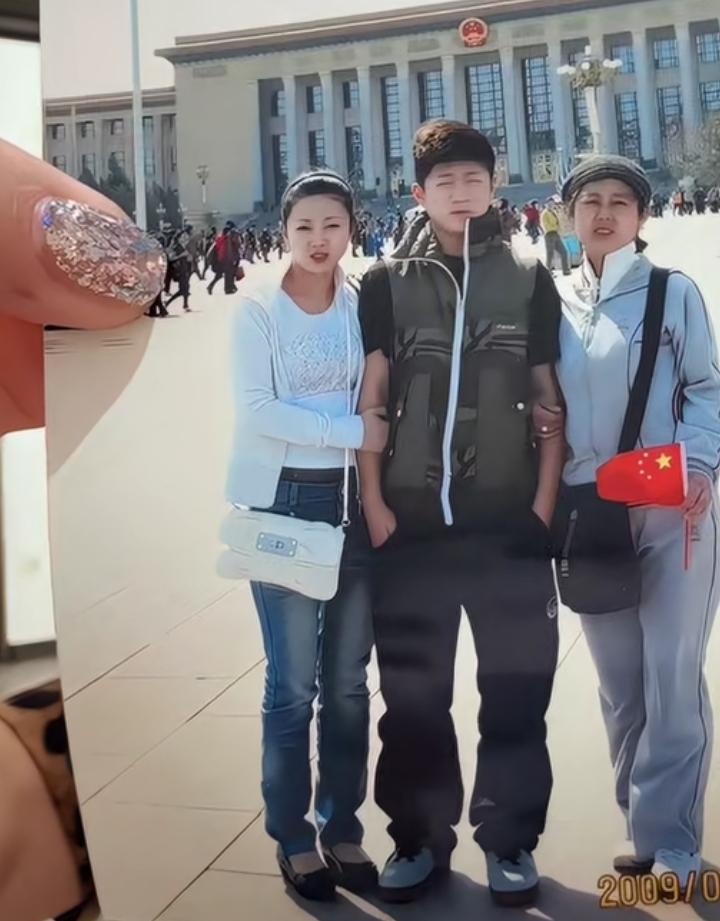 温美玲晒旧照，与如今的变化很大，三个变化一目了然:人老了总是要怀念，如今53
