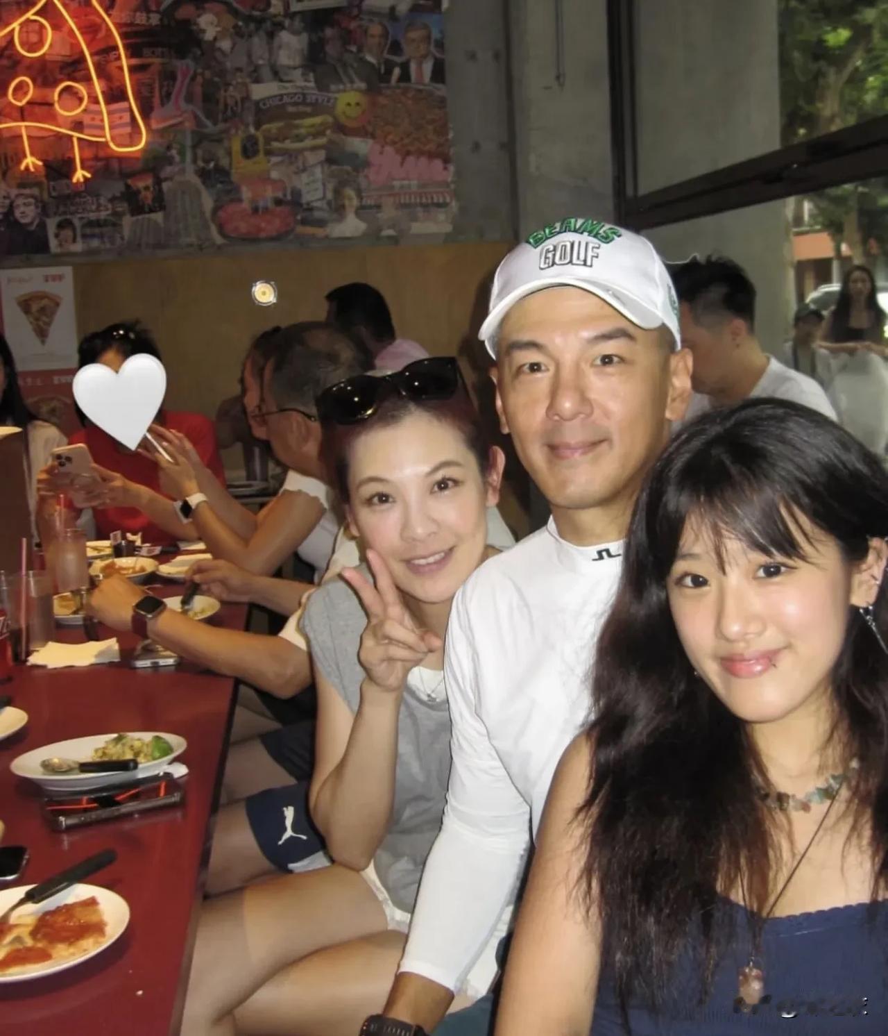 梧桐妹也算运气中的运气了，要不是她爸爸不能继续生孩子，她可能早就有一堆同父异母的