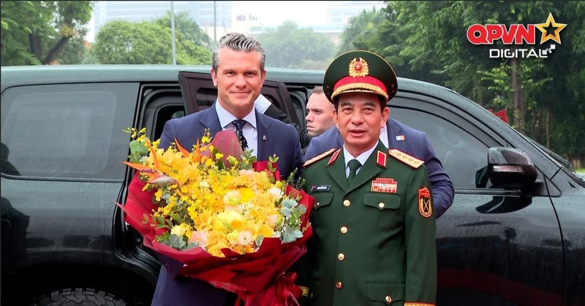 当地时间11月2日，美国战争部部长（美国前国防部）赫格塞斯不远万里，到访越南，美