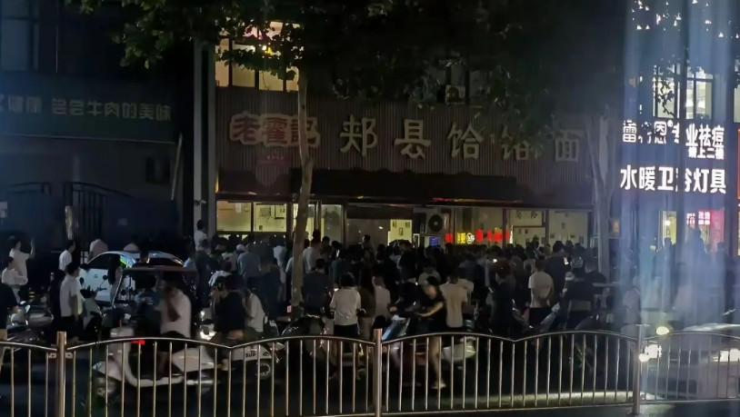 大快人心，一心追求网络流量，秉从黑红也是红的老霍记郏县饸饹面老板终于把自己的面馆