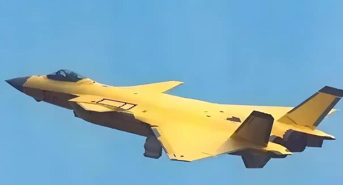 歼20A真来了！黄皮机带“中国心”试飞，超巡稳了日前，成飞放出了歼-20A的