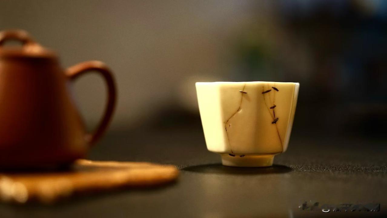 好想躺平我40了，当了十几年老师了，十年班主任，去年因为身体原因把行政职务和