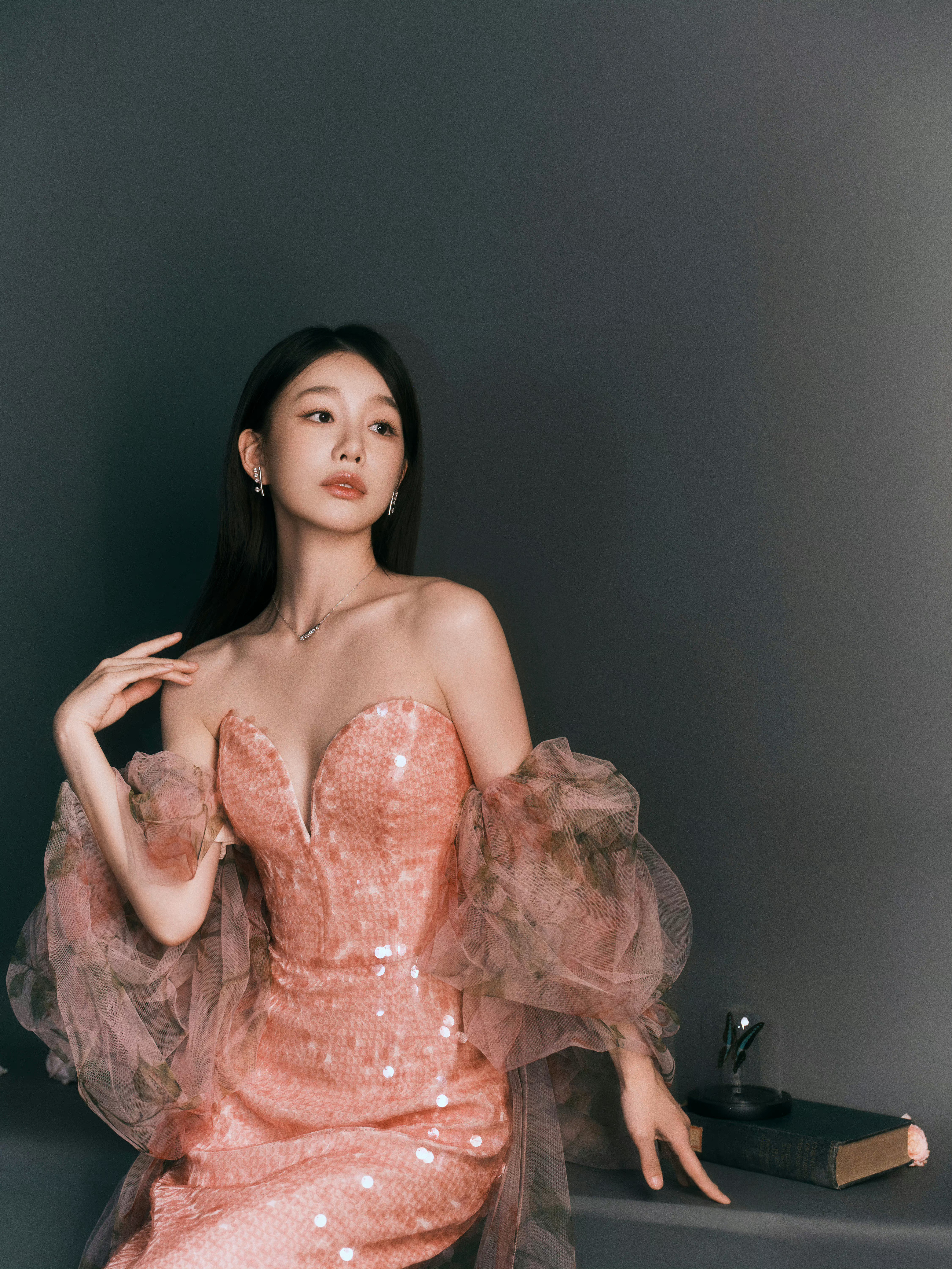 徐梦洁，橘子色抹胸裙，既甜美又明艳​​​