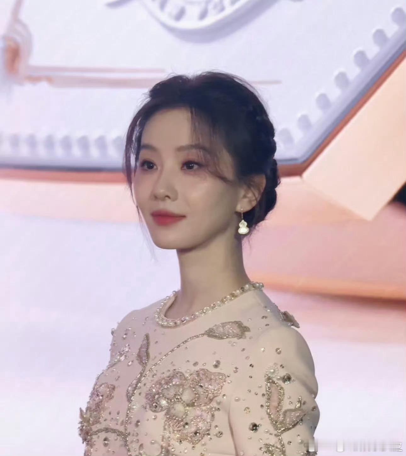 哎呦怎么那么美哦！干干净净的姐姐！好美好温柔好爱！😍