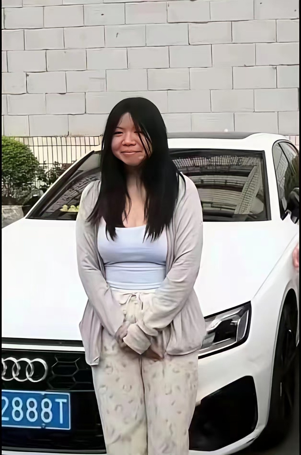 粤J2888T女车主，全国著名驾驶员。[捂脸哭][捂脸哭][捂脸哭]​​​