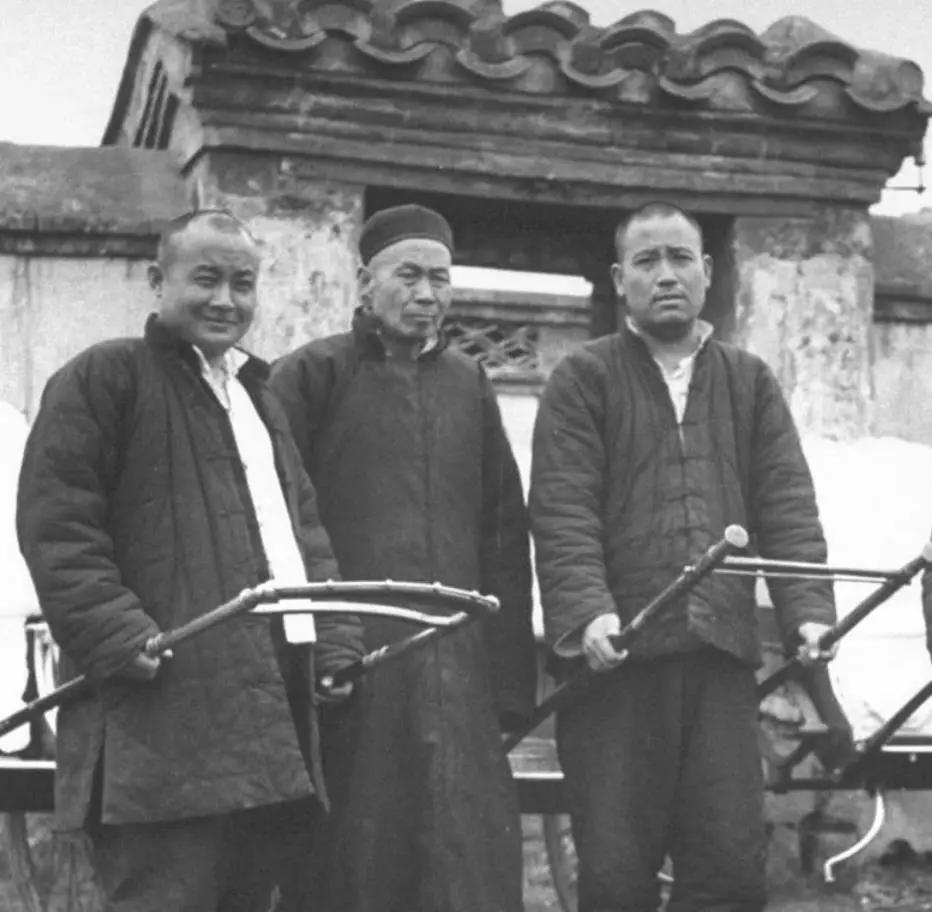 从铁帽子王到黄包车夫：他一句话怼哭了溥仪，也怼醒了整个大清祖上跟着努尔哈赤打