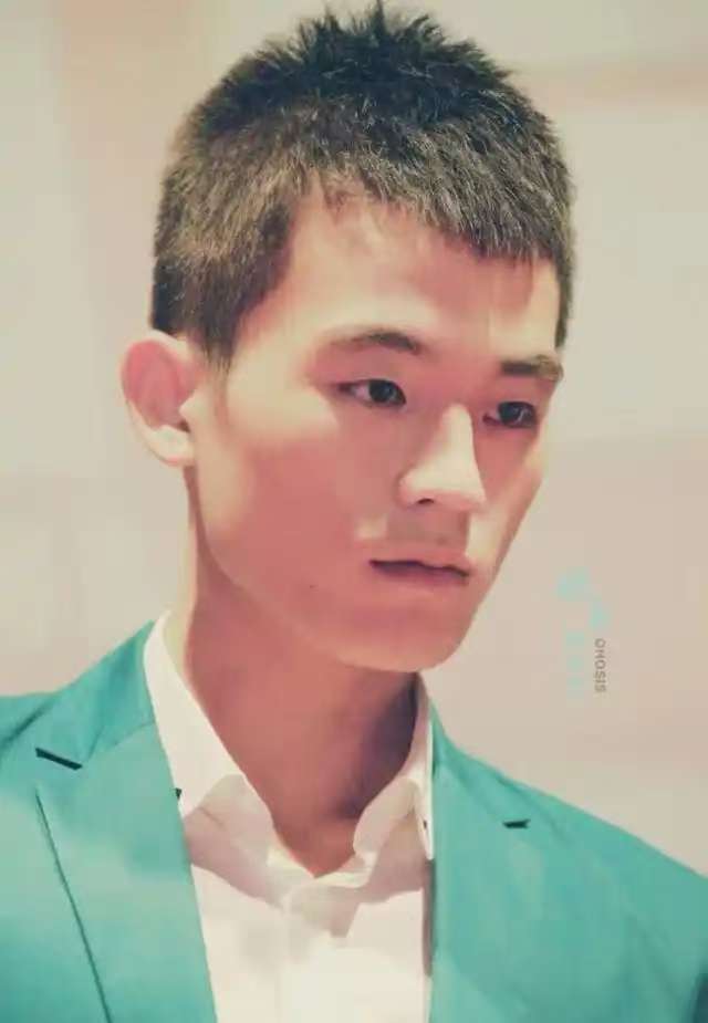 能比过欧豪的只有早期欧豪早期欧豪的帅带着股劲儿！不只是颜值在线，还有那种少年人