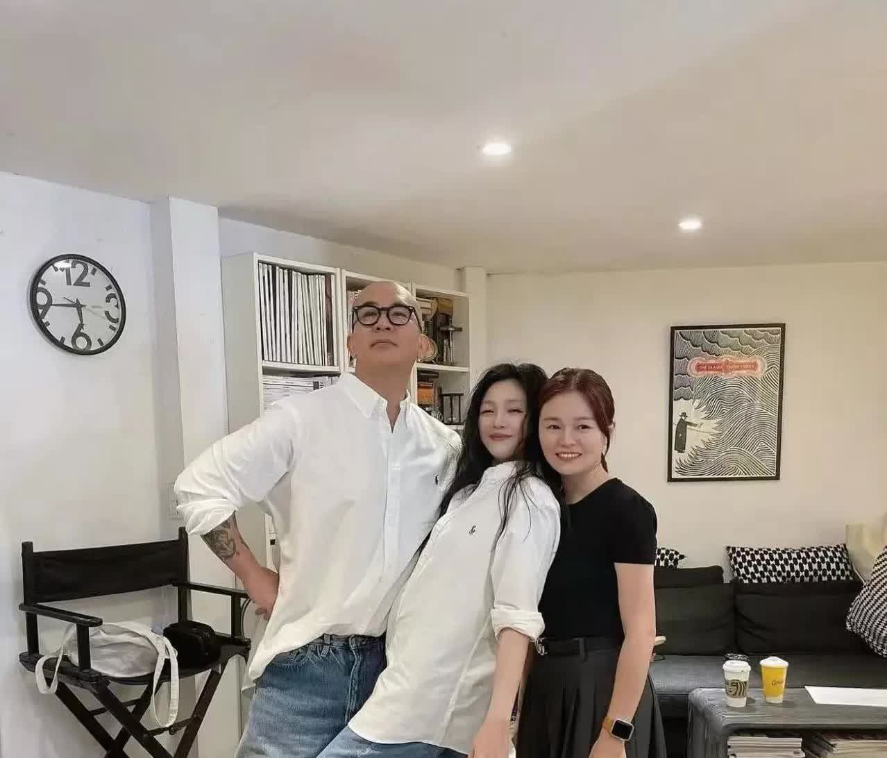 具俊晔因为弥补二十年前错过的爱情，下定决心带着全部家当全身心的照顾大s，他们在一