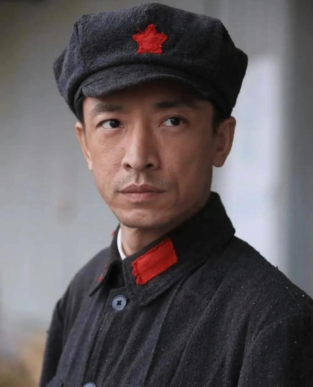 中戏表演系的主任王鑫竟然也主动投案了，看到消息我挺吃惊的