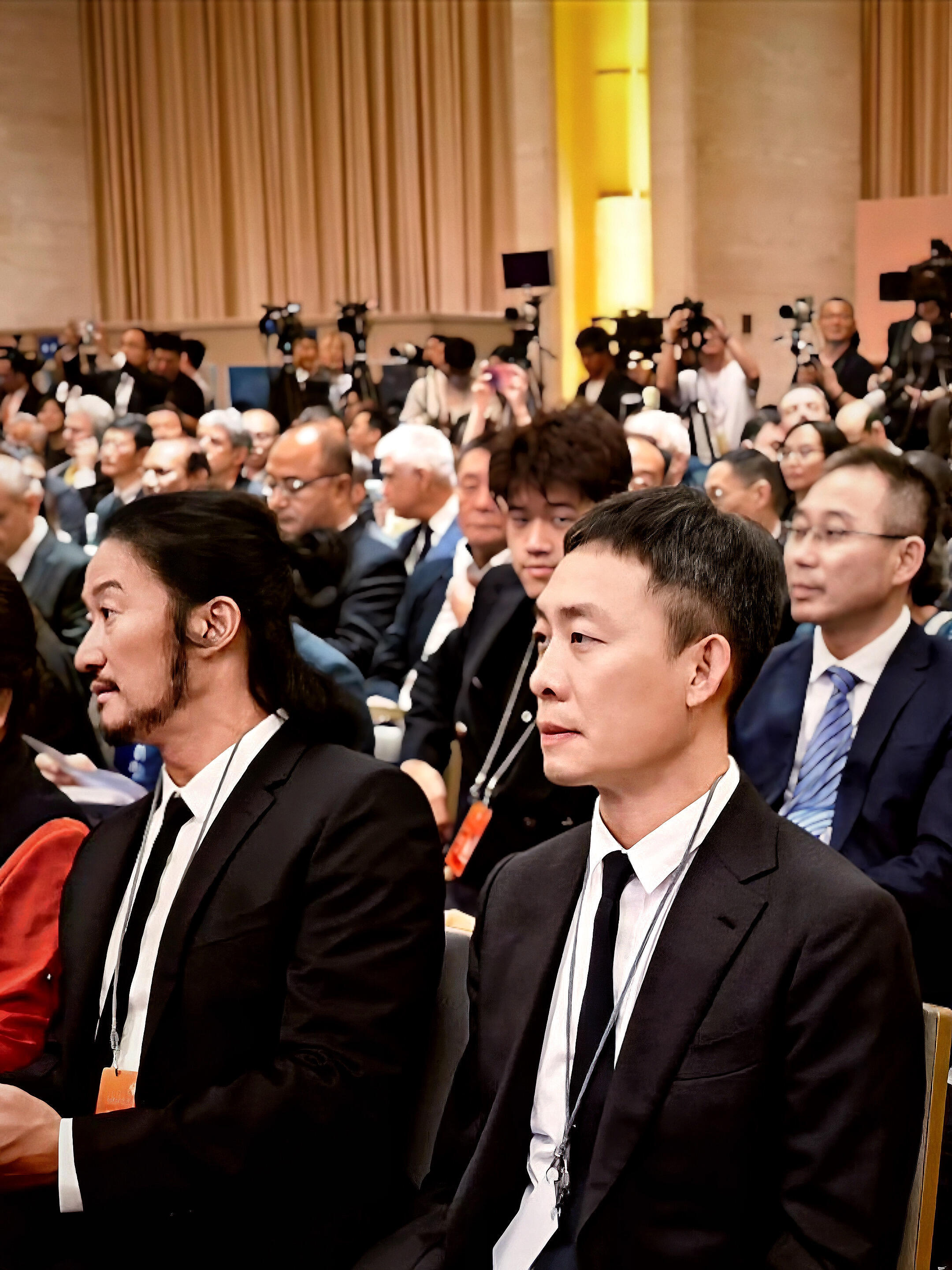 张译！吴京这是啥造型啊？​​​