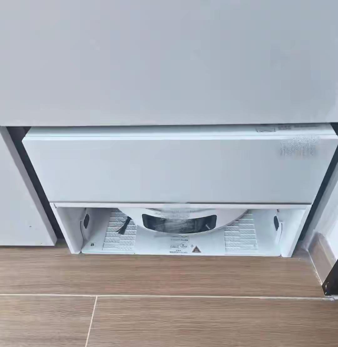 苏州一位网友在自己家里的主路由器加装了一个游游戏加速软件之后发现家里的扫地机却不