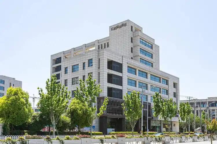 武汉写字楼空置率有多高?武汉写字楼空置率确实有点让人惊掉下巴。之前有数据显示，