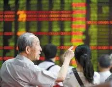 一股民在8月7日卖出利宝鼎科技1500股，卖出的价格是47.6元。他为什么要卖出