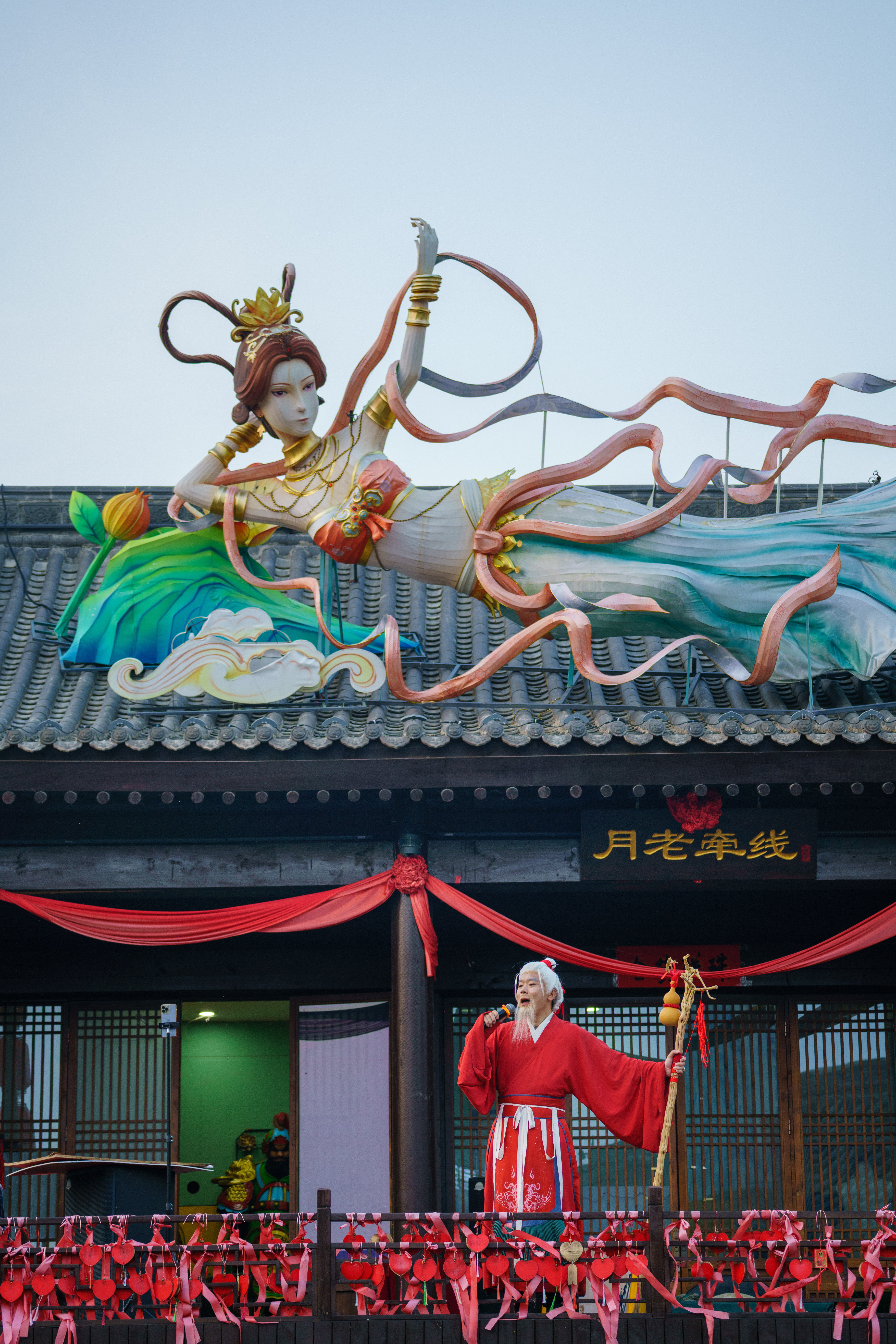 *在路上*洛邑古城...“洛邑”是洛阳的古称，意为“天下之中”。古城所在地是隋唐