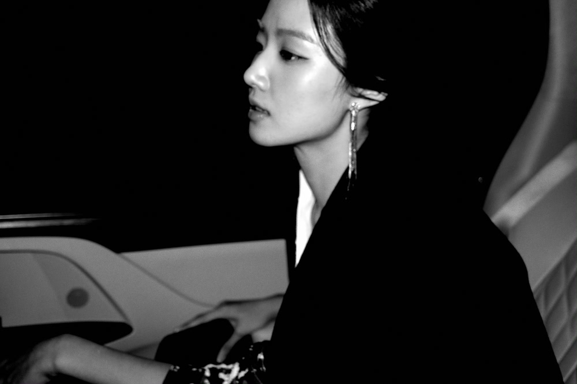 卢昱晓你又到处集邮了[大笑]，这身财阀千金既视感呀！​​​