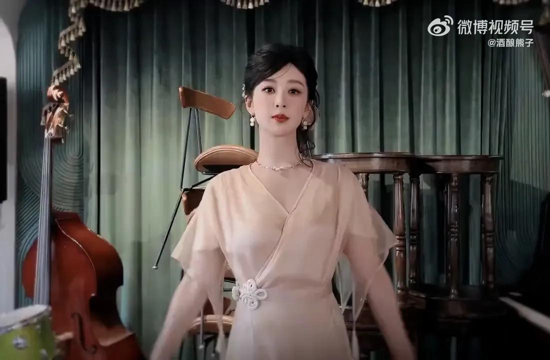 杨紫再拍香蜜转场：七年时光，仍未走出那场凤凰花开当杨紫真的拍了香蜜转场的话