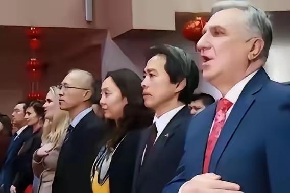 乌克兰独立后，大量科学家被中国"接纳"。这些人到了中国，开口第一句话不是问给