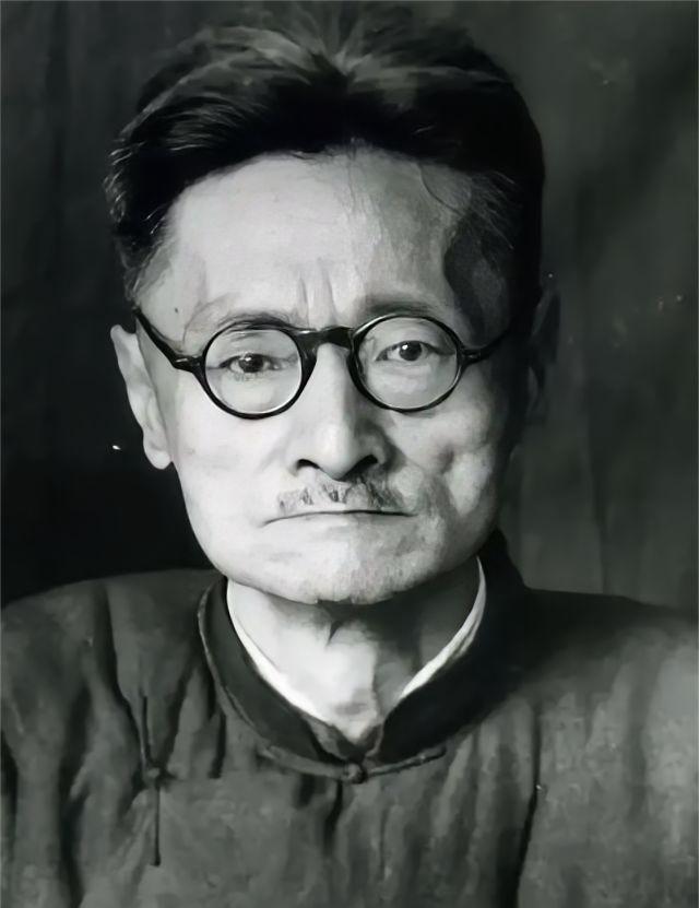 1937年，北大教授刘文典被日本人抄家，旁边翻译官朝他喝道：太君问你话，你怎么不