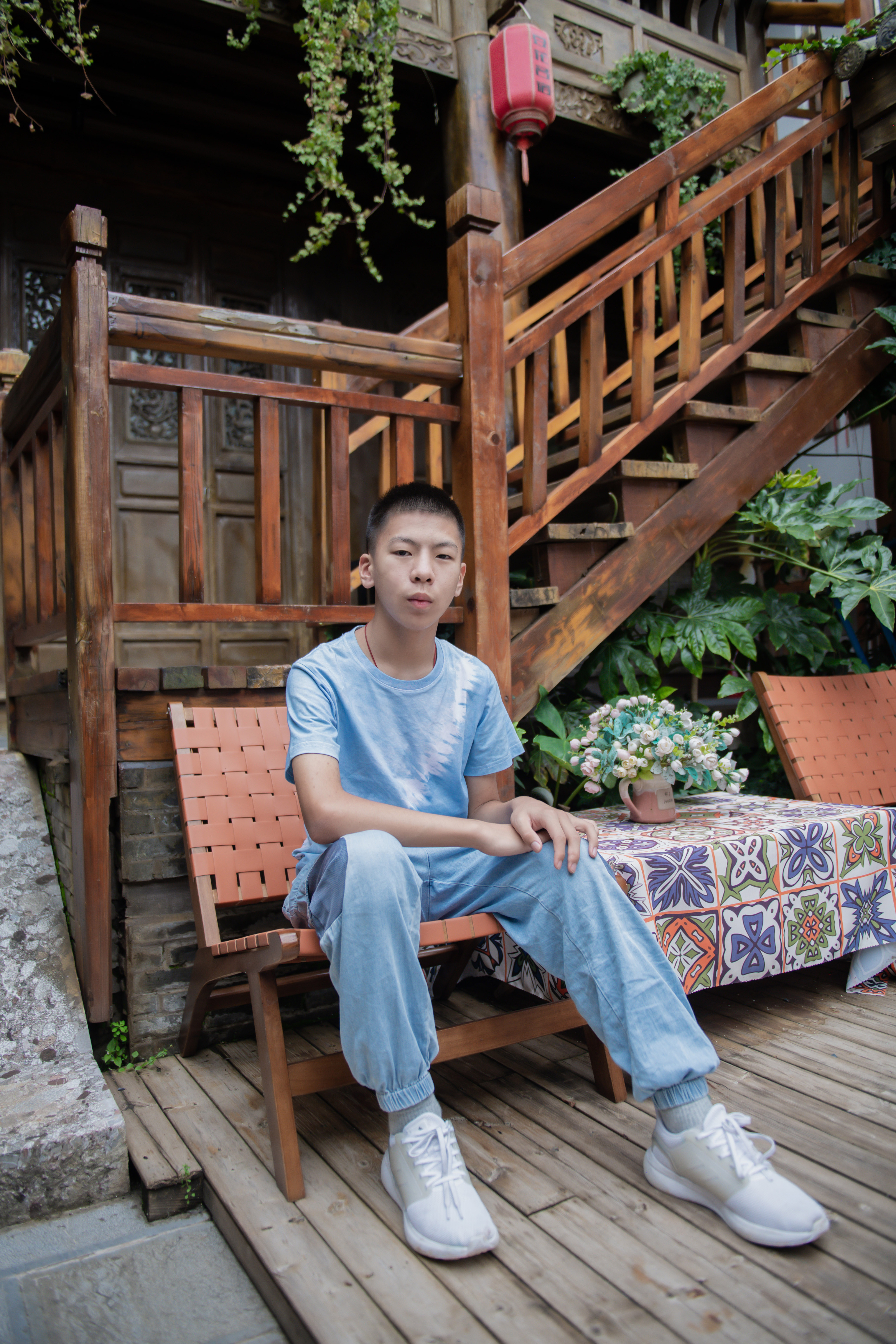暑假带娃来云南玩七天六晚，这份行程安排得又轻松又有趣！第一天：飞机落地云南，专车
