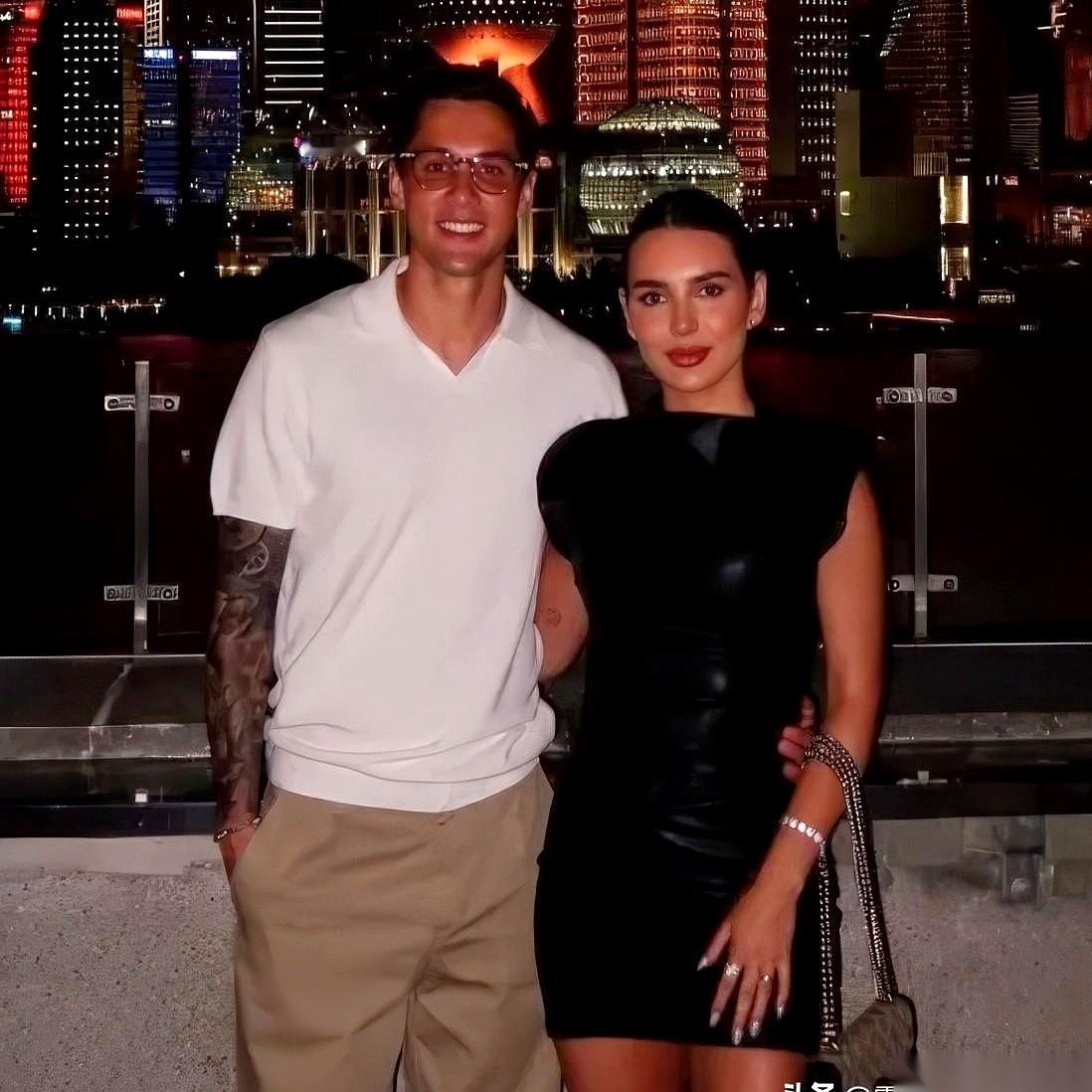 提起上海海港队里的维塔尔，外界最先甩出的标签，向来是那块“中超最帅”的惹眼招牌。但这位顶着前巴西国奥