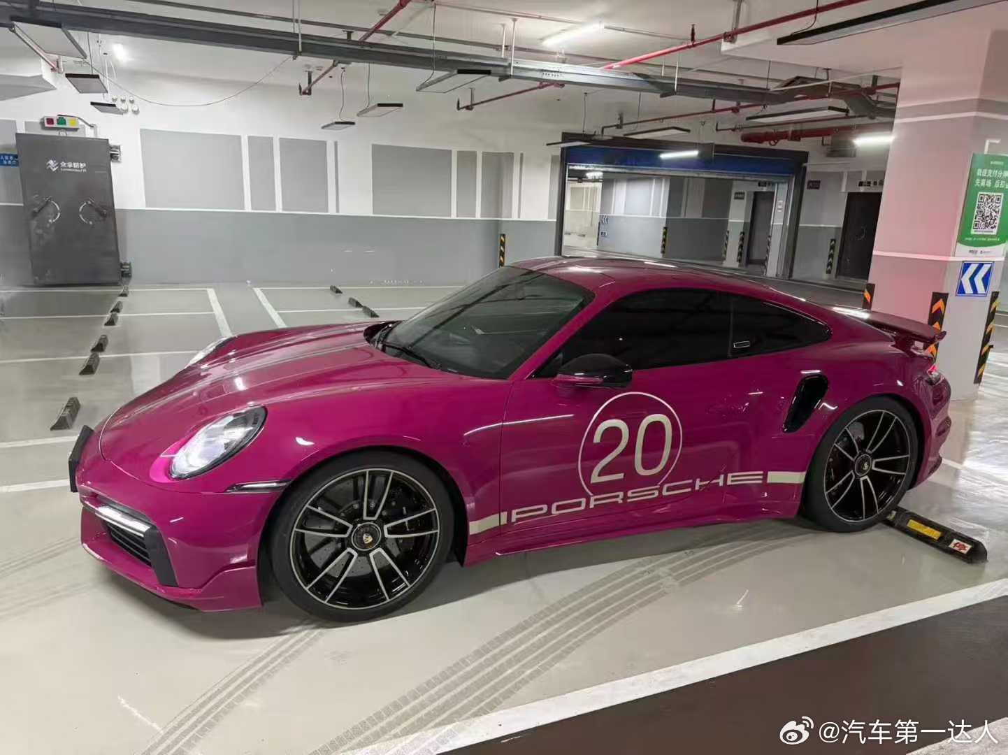 保时捷20周年限量版911TurboS车主传递，22年6000公里​​​