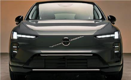 【纯电续航高达810km！全新沃尔沃EX60上市：充10分钟多跑340...
