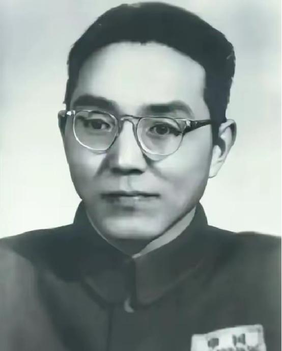 1949年，被判10年的地下党员戴中溶在牢里醒来，睁眼一看，整个监狱空荡荡的，一